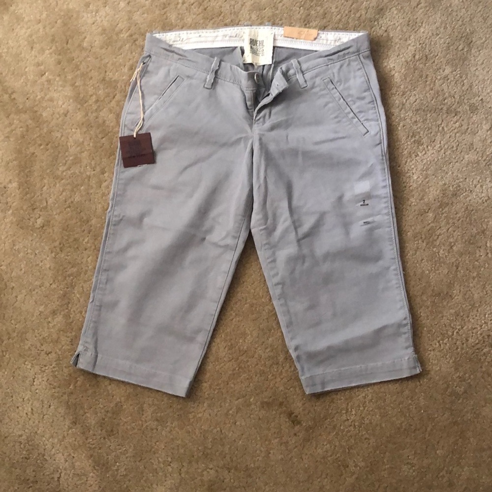 NWT Gray Ruehl Capris. Size 2